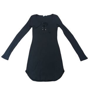 Full Tilt Dress Size Medium Long Sleeve Shirt Dress V-neck Front Lace Tie Used